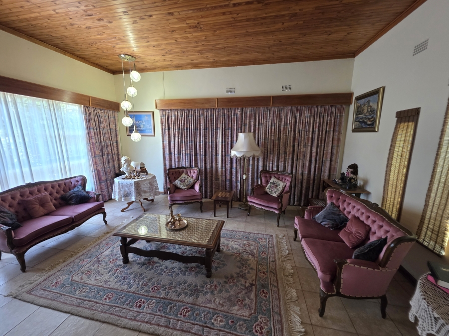 5 Bedroom Property for Sale in Riebeeckstad Free State